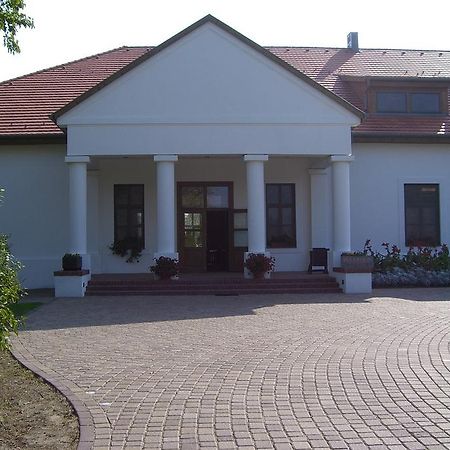 Sarlospuszta Club Hotel Tatárszentgyörgy Εξωτερικό φωτογραφία