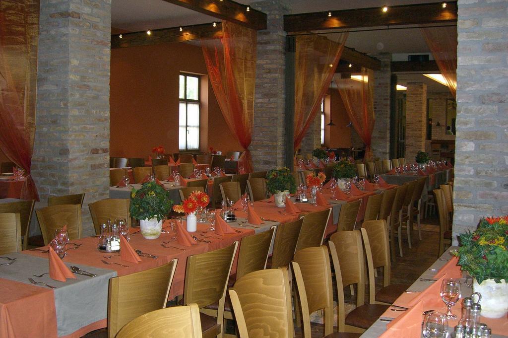 Sarlospuszta Club Hotel Tatárszentgyörgy Εξωτερικό φωτογραφία